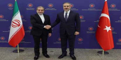 Bakan Fidan İran Dışişleri Bakanı Arakçi ile görüştü
