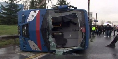 Cezaevi nakil aracı devrildi: 19 yaralı