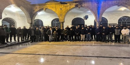 Şanlıurfa'da gençler sabah namazında buluştu
