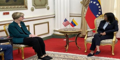 Venezuela'nın geçici cumhurbaşkanı ABD elçisiyle görüştü