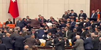 TBMM’de yemin töreni öncesi gerginlik: AK Parti ile CHP’li vekiller arasında arbede