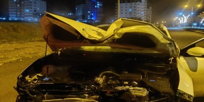 Batman'da direksiyon hakimiyetini kaybeden sürücü kaza yaptı