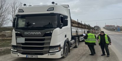 Karabük-Kastamonu yolunda orman emvali denetimi yapıldı