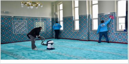 Siirt’te yangın sonrası hasar gören cami Ramazana hazır