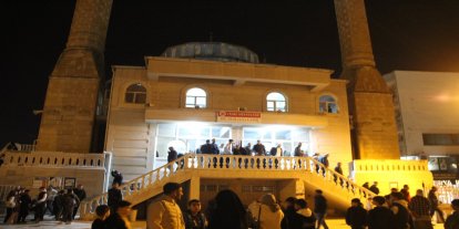 Ramazan ayının ilk teravihinde Cizreliler camilere akın etti