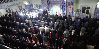 Gaziantep'te ilk teravih coşku ve heyecanla kılındı