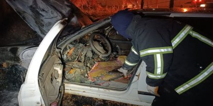 Mardin’de park halindeki otomobilde yangın çıktı