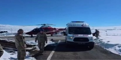 Bingöl'de zorlu kış şartlarında ambulans helikopterli sağlık müdahalesi