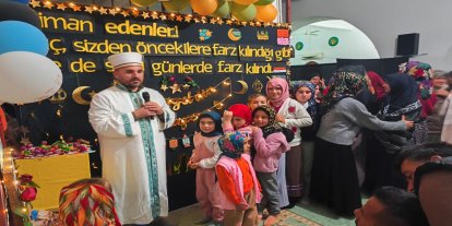 Camide çocuklara özel alan: Salavat köşesi ve sürpriz kutusu