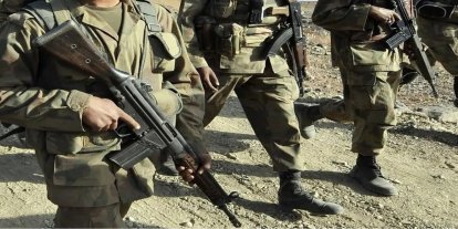 Afgan ve Pakistan güçleri arasında sınır boyunca çatışmalar çıktı