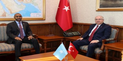 Bakan Güler, Somali Limanlar ve Deniz Ulaştırma Bakanı Nur ile görüştü