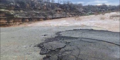 Lice'de yağış nedeniyle dere taştı