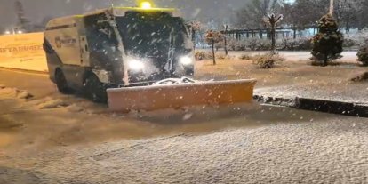 Malatya'da karla mücadele çalışmaları sürüyor