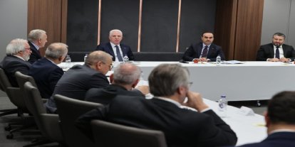 Bakan Kacır İstanbul’da sanayicilerle bir araya geldi
