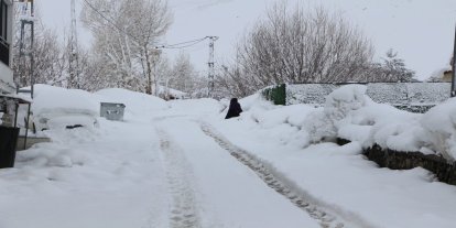 Karlıova’da 35 köy yolu ulaşıma kapandı