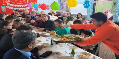 Minik öğrenciler velileriyle iftar sofrasında buluştu