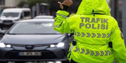 İzmir’de trafik denetimlerinde 29 bin 410 TL ceza