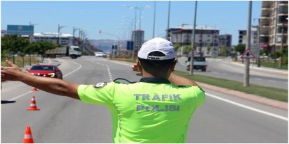 İzmir’de otobüsün önünü kesen taksiciye 182 bin TL ceza