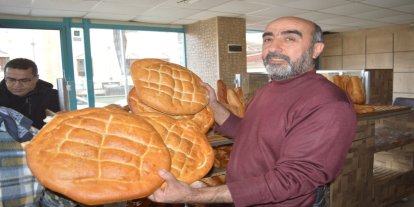 Siirt'te fırıncıdan örnek davranış: Ramazanda ekmek fiyatını düşürerek dayanışma örneği sergiliyor