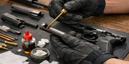 Bursa’da silahını temizlerken kendini vurdu