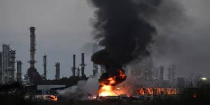 İran, Tahran'da rafineriye saldırıya karşılık Hayfa'daki rafineriyi vurdu