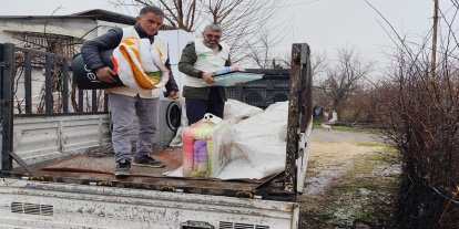 Hazro'da evi yanan aileye Umut Kervanı'ndan destek