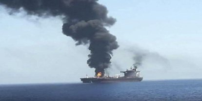 İran Devrim Muhafızları: Hürmüz Boğazı’nda ABD-siyonist rejime ait iki gemi füzelerle vuruldu