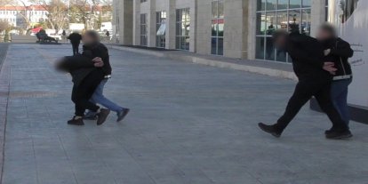 Uşak’ta uyuşturucu operasyonu: 2 şüpheli tutuklandı