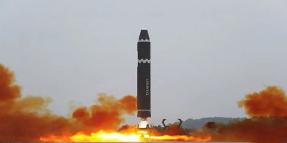 Kuzey Kore, Japon Denizi yönüne balistik füzeler fırlattı