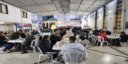 Hatay’da Umut Kervanı’ndan iftar sofrası