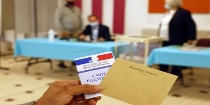 Fransa’da yerel seçimler için halk sandık başına gidiyor