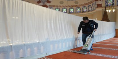 Malatya'da bayram öncesi cami ve mezarlıklar temizleniyor