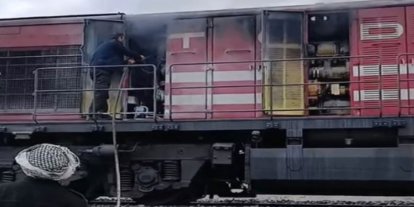 Elazığ'da yük treninde motor yangını paniği