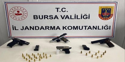Bursa'da yapılan operasyonda çak sayıda silah ve mühimmat ele geçirildi