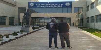 Afyonkarahisar’da dolandırıcılıktan aranan şahıs yakalandı