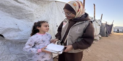 Yetimler Vakfı Gazze'de sıcak yemek dağıtımına devam ediyor