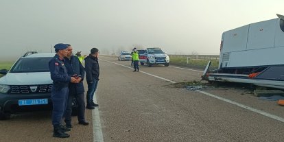 Adana’da yolcu otobüsü devrildi: 2 ölü, 19 yaralı
