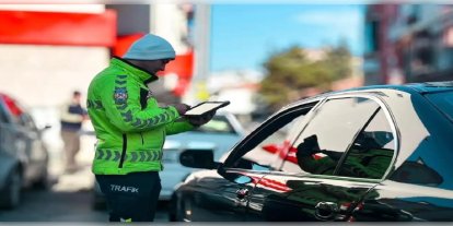 İzmir’de “oto kokusu” cezası iddiası tartışma konusu oldu