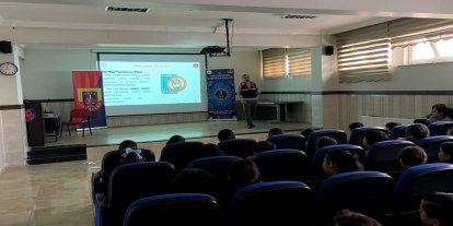 Gaziantep'te öğrenciler siber dolandırıcılığa karşı bilinçlendirildi