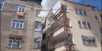 Diyarbakır’da 3 katlı apartmanda yangın