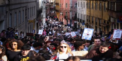 Lizbon’da öğrenciler yükseköğretim talepleri için yürüdü