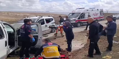 Malatya'da araçlar kafa kafaya çarpıştı: 4 yaralı