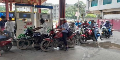 Bangladeş, yakıt krizi nedeniyle çalışma saatlerini azalttı