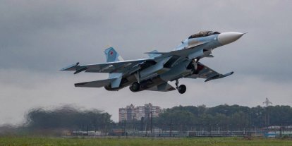 Rusya'ya ait Su-30 savaş uçağı düştü