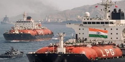 Hindistan bayraklı LPG tankeri Hürmüz Boğazı’ndan geçti