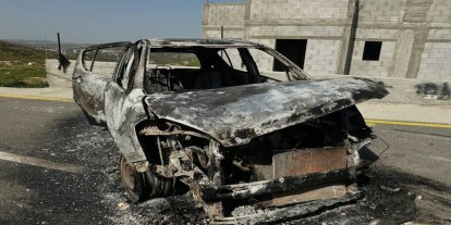 Yahudi çeteler, Filistinlilerin ev ve araçlarını ateşe verdi