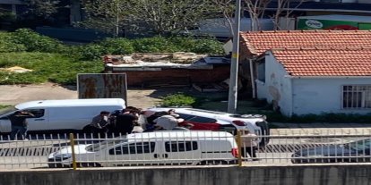 İzmir'de otomobil takla attı: Bir yaralı