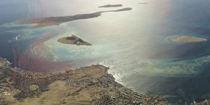 İran, Hürmüz Boğazı’nda tanker geçişlerini askıya aldı