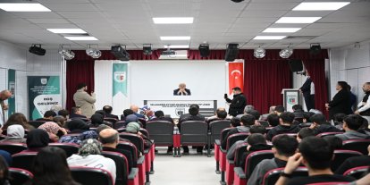 Belediye Başkanı Er, öğrencilerle söyleşide bir araya geldi