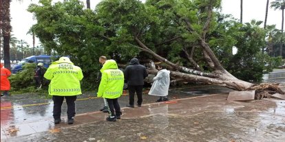 Meteorolojiden kuvvetli yağış, fırtına, don ve çığ uyarısı